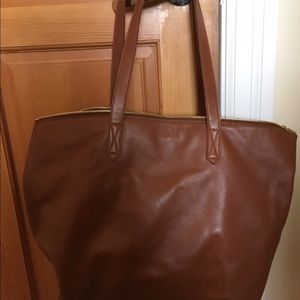 Cuyana leather tote