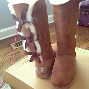 Tall Ugg Boots w/Bows 🎀