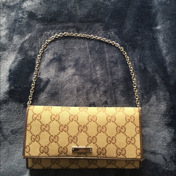 Authentic Gucci Wallet on Chain.