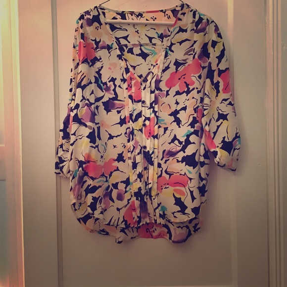 Yumi Kim v neck 3/4 sleeve button down blouse