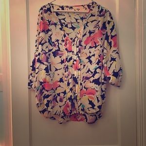 Yumi Kim v neck 3/4 sleeve button down blouse