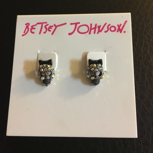 NWT Betsey Johnson Stud Earrings