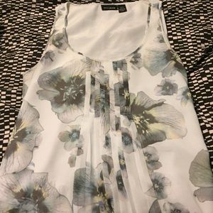DKNY Jeans flowy floral tank top - size XL