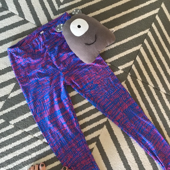 LulaRoe leggings...tall & curvy