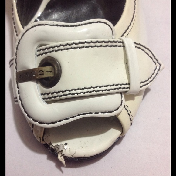 FENDI Peep-Toe Pump - Picture 3 of 4