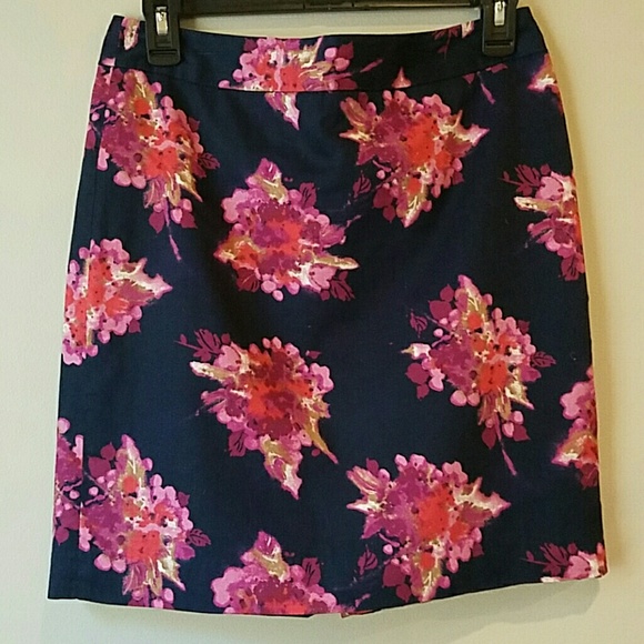 LOFT Dresses & Skirts - LOFT Floral Pencil Skirt
