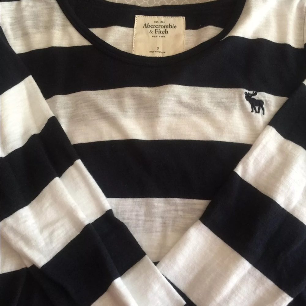 Abercrombie long sleeve tee