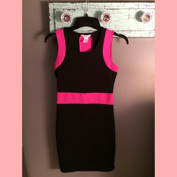 ✨SALE✨Bodycon black/pink dress/XS/no trades - Picture 3 of 3