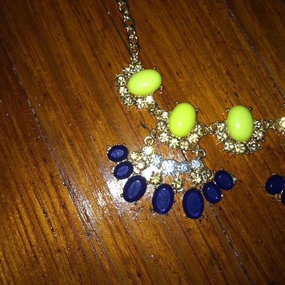 Statement necklace - Picture 2 of 4