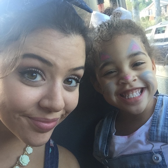 Meet your Posher, Anna - Picture 2 of 2