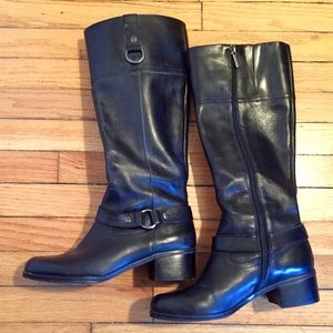 knee high black boots, size 6