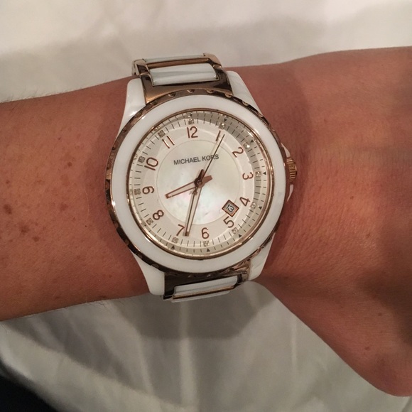 Authentic Michael Kors Rosegold/white watch! - Picture 2 of 3