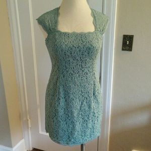 Lace sheath dress with square neck line