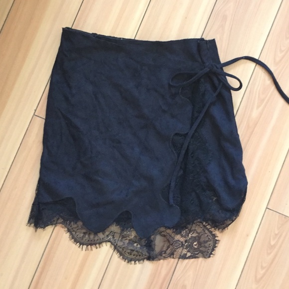 REDUCED‼️NEVER WORN✨ Black Lace Suede Wrap Skirt