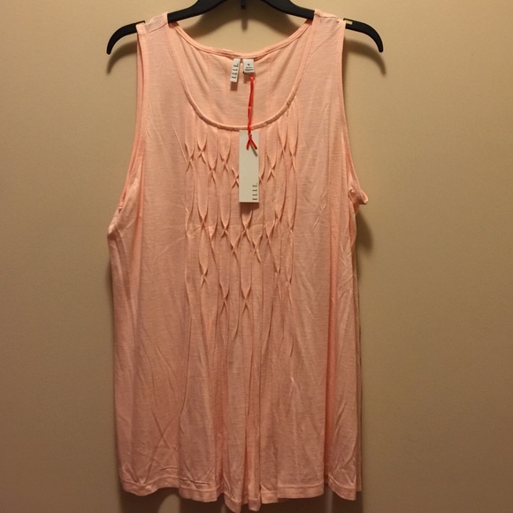 SOLD 💥Women's Scoop Neck Pintuck & Slubbed Tank - Picture 3 of 4