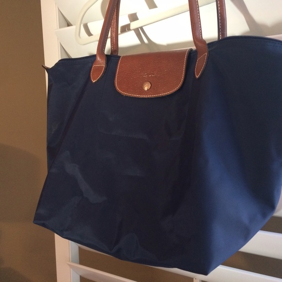 Longchamp Navy Purse 👛