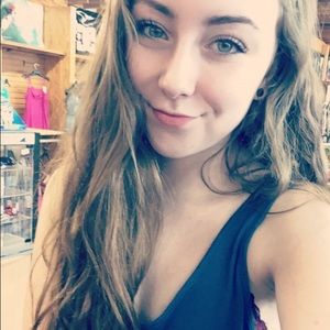 Meet your Posher, Caroline