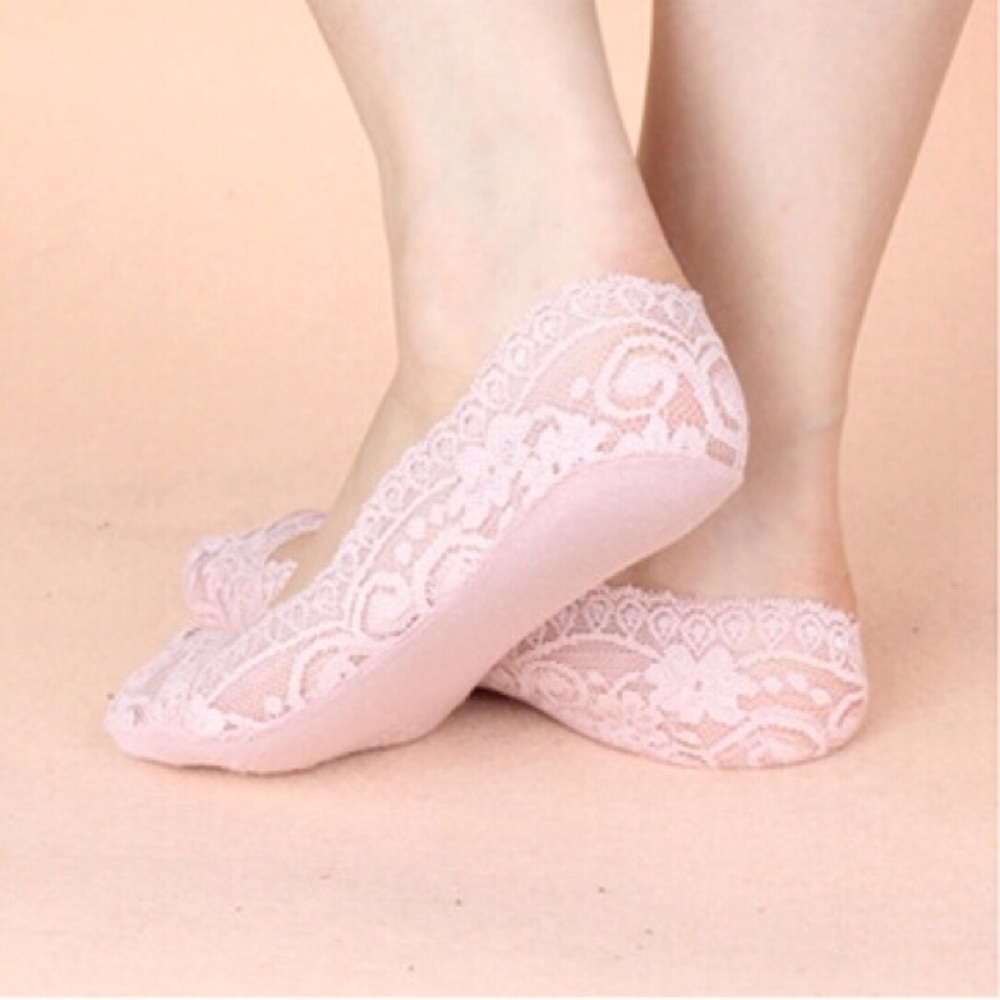 2 PAIR NO SHOW LACE ANTI-SKID SOCKS - Picture 4 of 4