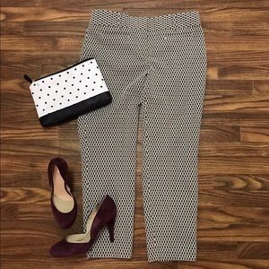 ❗️REDUCED❗️Black & White Printed Ann Taylor Pants