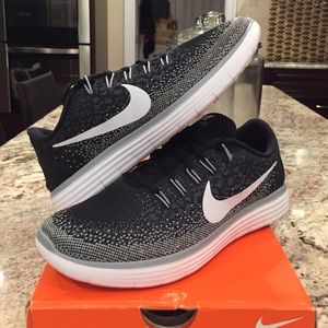 Nike Free RN Distance Running Sneakers