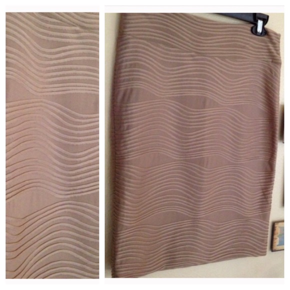 SALE! Nude Textured Pencil Skirt
