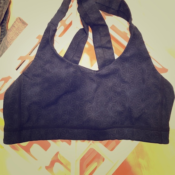 LULU BRA! Navy blue, size 6!