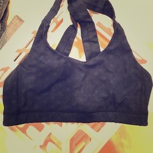 LULU BRA! Navy blue, size 6!