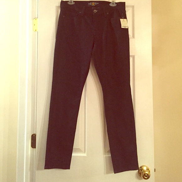 NEW Lucky Brand Dark Wash Jeans!