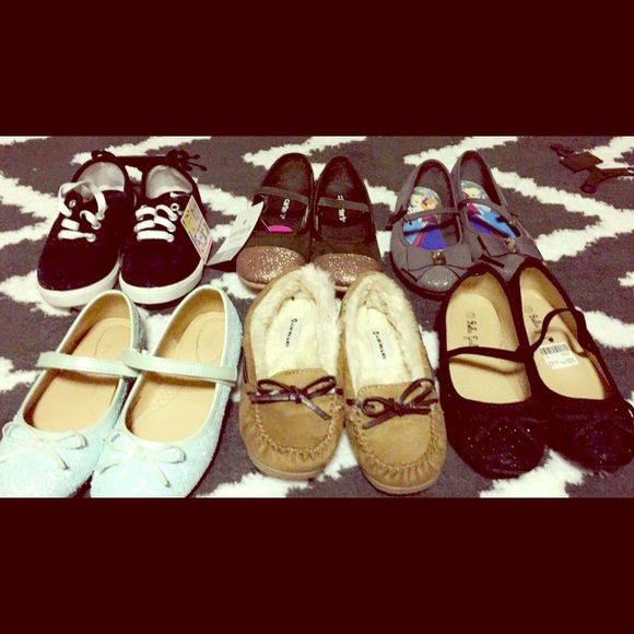 Girl shoes size 11 to 12 1/2 youth