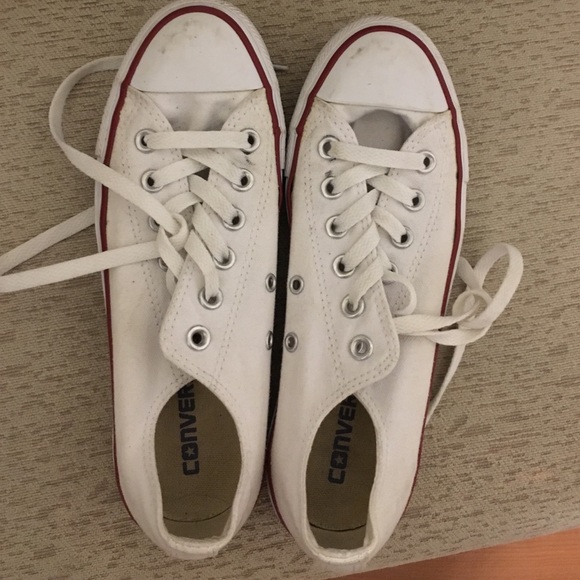 Low top white converse