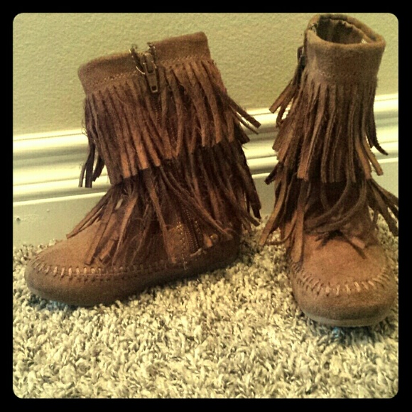 Fringe kids boots