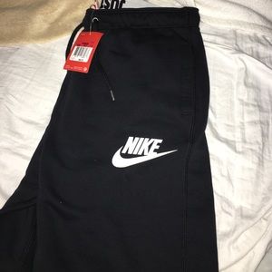 New nike joggers