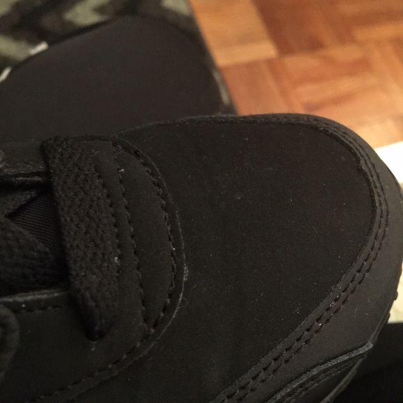 Shoes, worn once, slight creases - Picture 3 of 4