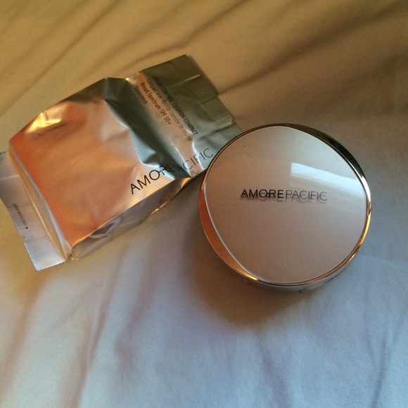 AMORE PACIFIC CC CUSHION in 102