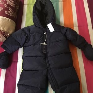 GAP down fill snow suit 6-12 months never worn!