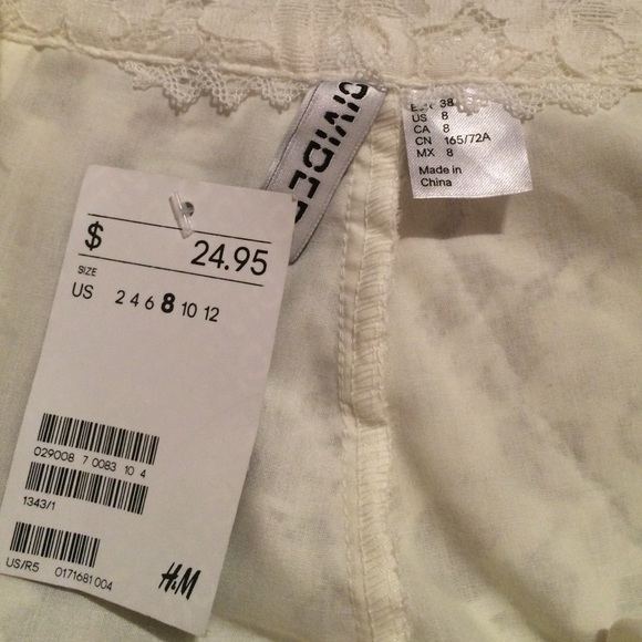 NWT H&M divided white lace shorts - Picture 4 of 4