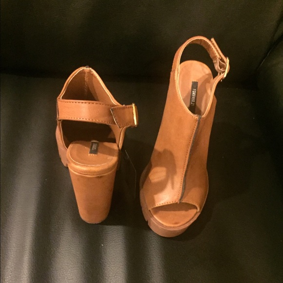 Tan Peep Toe Heels - Picture 3 of 4