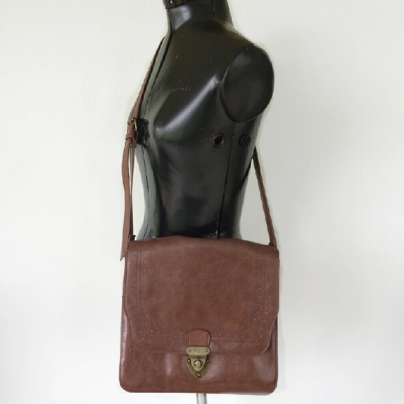 Mossimo Supply Co. Handbags - Mossimo Crossbody Satchel