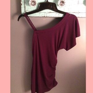 Plum one shoulder blouse//XS//no trades 🚫