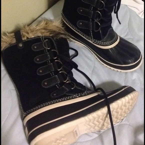 Sorel winter boots. Only worn a few times. EUC