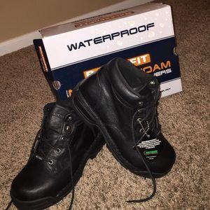 Hytest women's steel toe women boots - New!