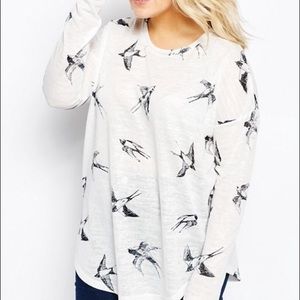 ASOS CURVE Top in Swallow Print NWOT