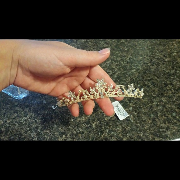NEVER WORN Tiara - Picture 1 of 1