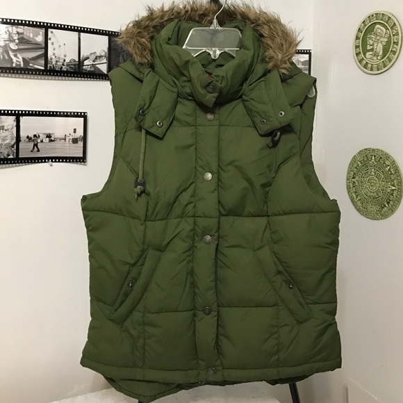 H&M Green Puffer Vest Sz 10