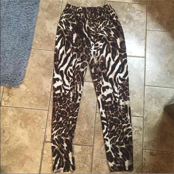 Agnes and Dora leggings