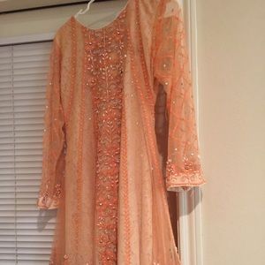 Pakistani shalwar kameez