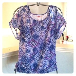 Lovely😍open shoulder blouse