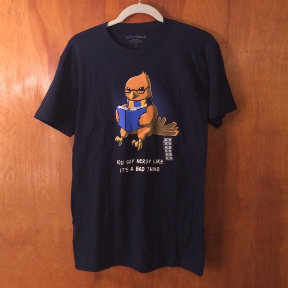 Geek shirt reading bird. Size: small RAVENCLAW