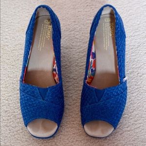Tom's Blue Wedges