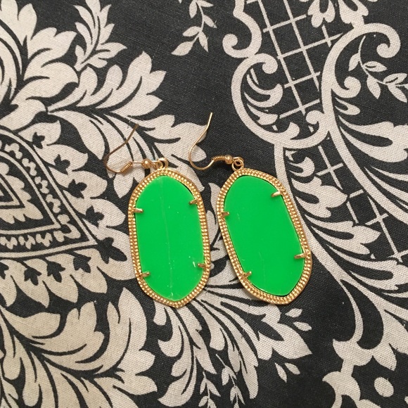 Kendra Scott look alike earrings . Cute!